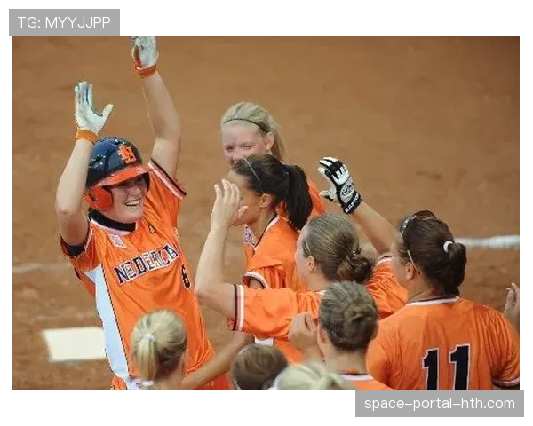 报道：荷兰队单局击出三支本垒打，创造本届赛事纪录